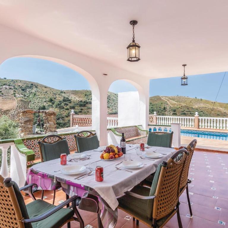 Amazing Home In Torrox Costa With Wifi - Casa Vacacional de 3 dormitorios - 4