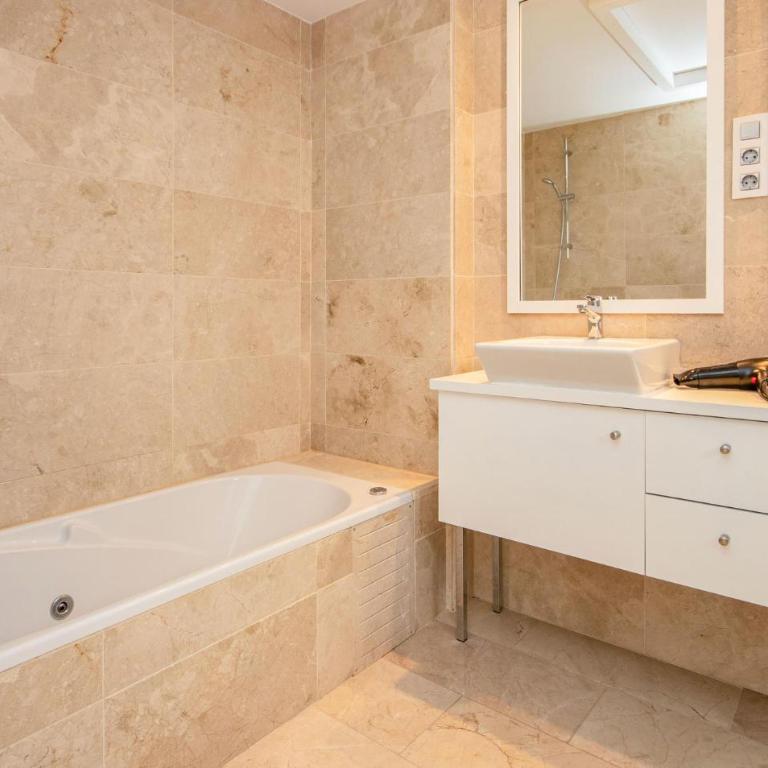 Awesome Apartment In Casares With Swimming Pool - Apartamento de 2 dormitorios - 23