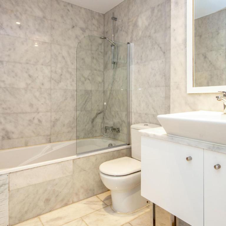 Awesome Apartment In Casares With Swimming Pool - Apartamento de 2 dormitorios - 24