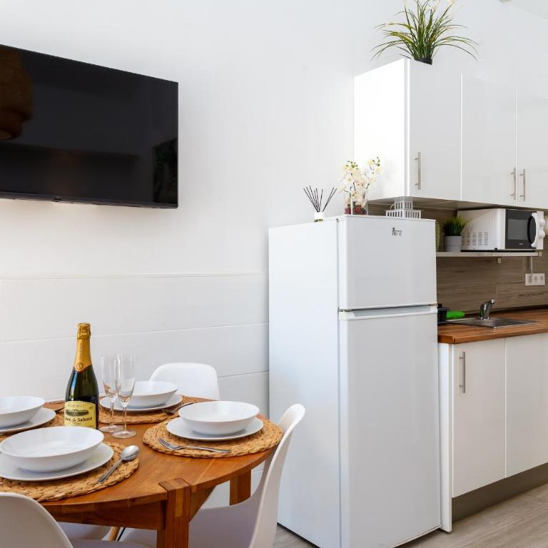 Modern Oasis with Sun & Style 3 Pools AC WiFi - Apartamento de 1 dormitorio - 8