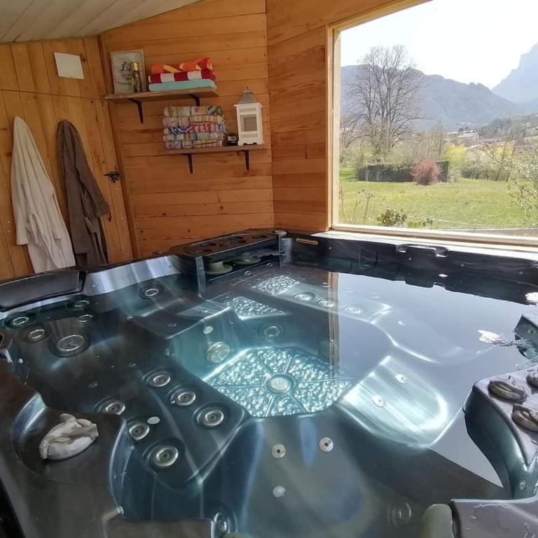 Chambre familiale "le pêcher" - Chambre Familiale - Vue sur Montagne - 9