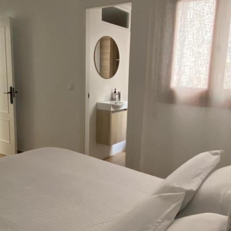 Amelia de Mar Parking - Two-Bedroom Apartment - 24