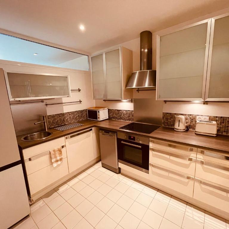 Nice Renting - PAGANINI - Spacious Apartment - 2 BedRooms - King Bed - Bathtub - Heart of Nice - Appartement 2 Chambres - 16