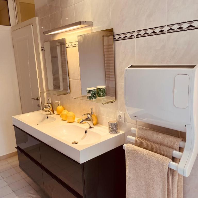 Nice Renting - PAGANINI - Spacious Apartment - 2 BedRooms - King Bed - Bathtub - Heart of Nice - Appartement 2 Chambres - 30