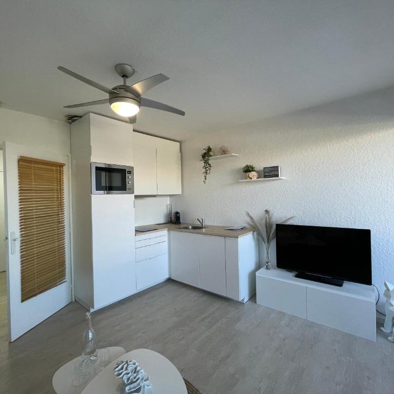 Blue Sky La Grande Motte Studio -Pool-5min Beach -Queensizebed -WiFi - Deluxe Studio mit Queensize-Bett - 4