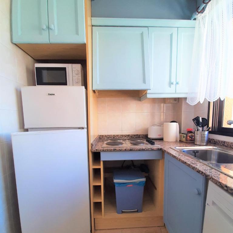 Precioso apartamento con ascensor a 80 metros del mar - One-Bedroom Apartment - 9