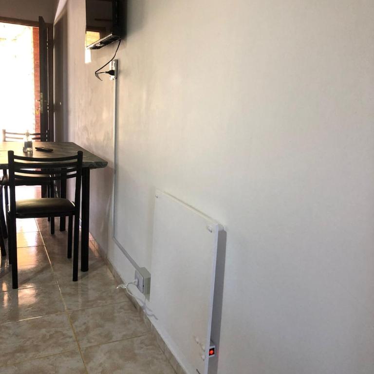CABAÑAS FENIX con ARROYO NATURAL BORDEANDO LA PROPIEDAD reservar con 24 hs de anticipación - Casa con 1 dormitorio - 21