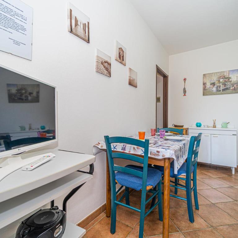 Apartment in villa 2 to 4 persons with large private garden Sole - Appartamento - 24