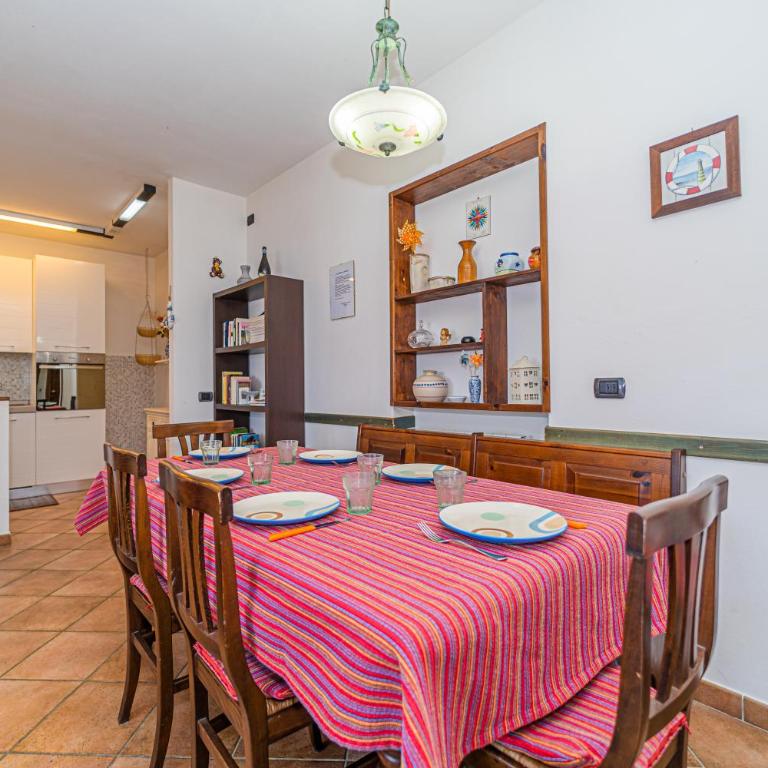 Master apartment in villa 6 to 8 persons with large private garden - Appartamento - 16