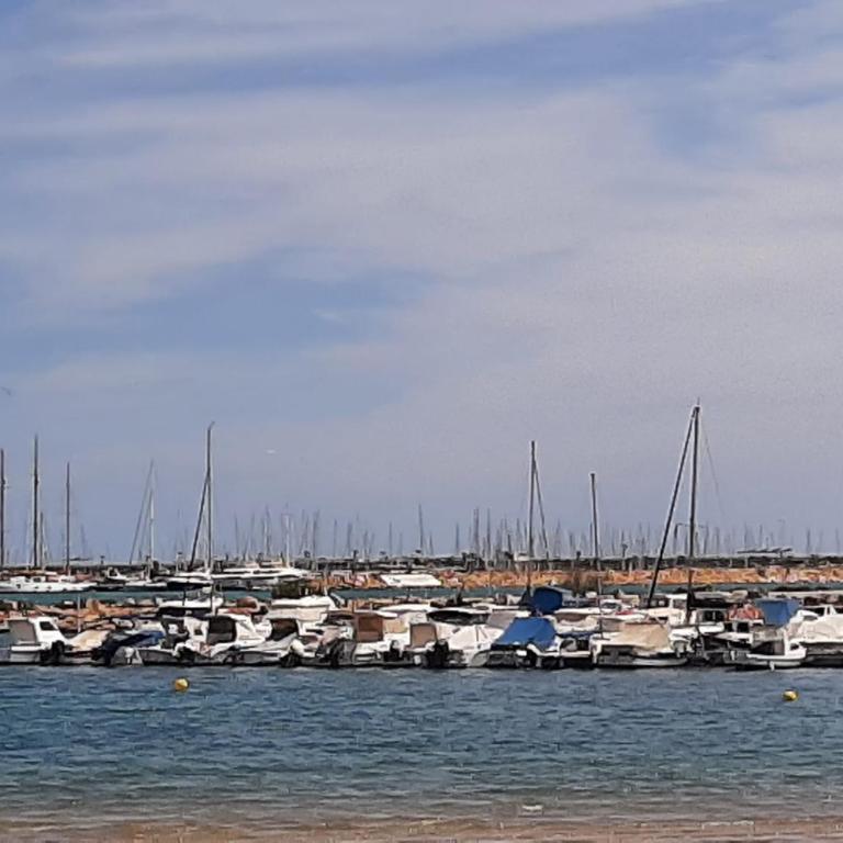 Precioso apartamento con ascensor a 80 metros del mar - One-Bedroom Apartment - 29