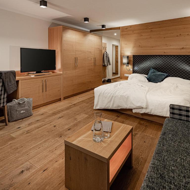 Panoramahotel Huberhof - Suite Familiare - Dolomitenblick - 2