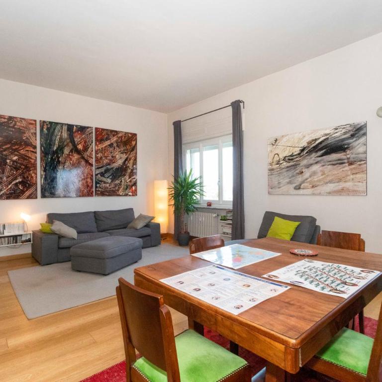 GuestHost - Charming apartment with parking! - Two-Bedroom Apartment - 8