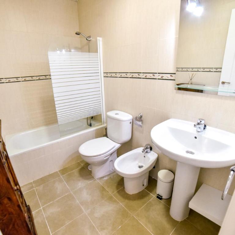 New! City Centre Apartment - One-Bedroom Apartment - 10