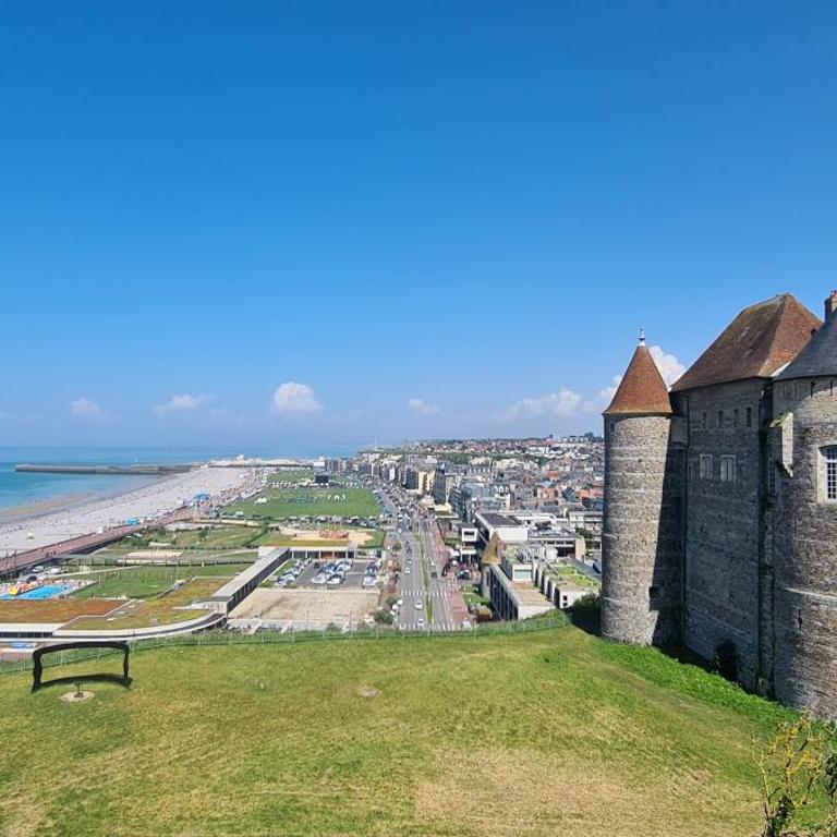 Quintessence By JPS Holiday, Splendide appartement au coeur de Dieppe - Appartement avec Douche - 35