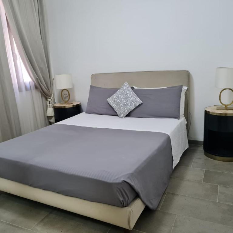Venice Apartment with Private Courtyard - Three-Bedroom Apartment - 48