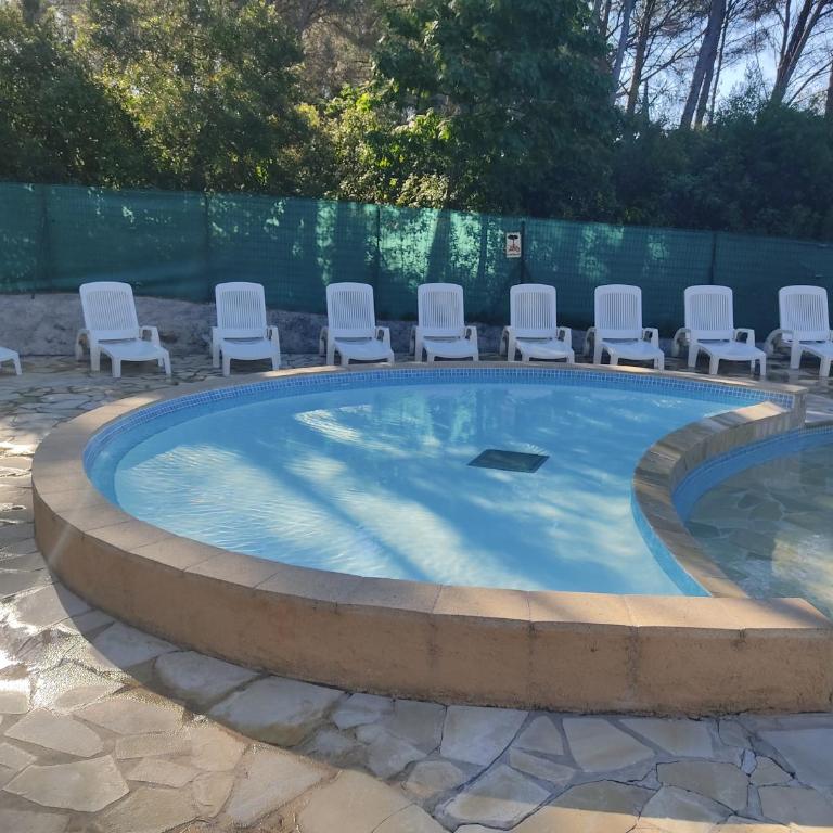 STUDIO RDJ TERRASSE PISCINE SANARY SUR MER Proche plages à pieds - Apartment mit 1 Schlafzimmer - 15