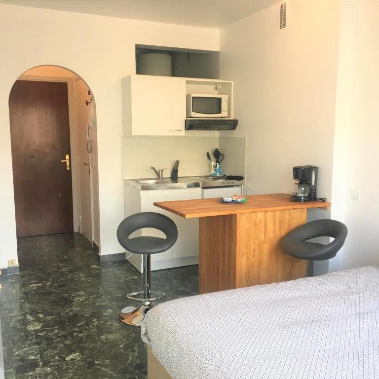 Cannes center terrace AC Wifi 200 m from sea behind Martinez - Apartamento Estudio con balcón - 2
