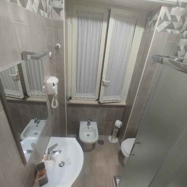 Sunrise 15 - Double Room with Balcony - 6