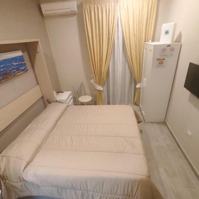 Sunrise 15 - Double Room with Balcony - 5