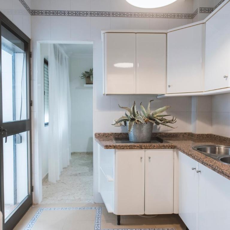 Apartamento Plaza de la Laguna by Dulce - Two-Bedroom Apartment - 8