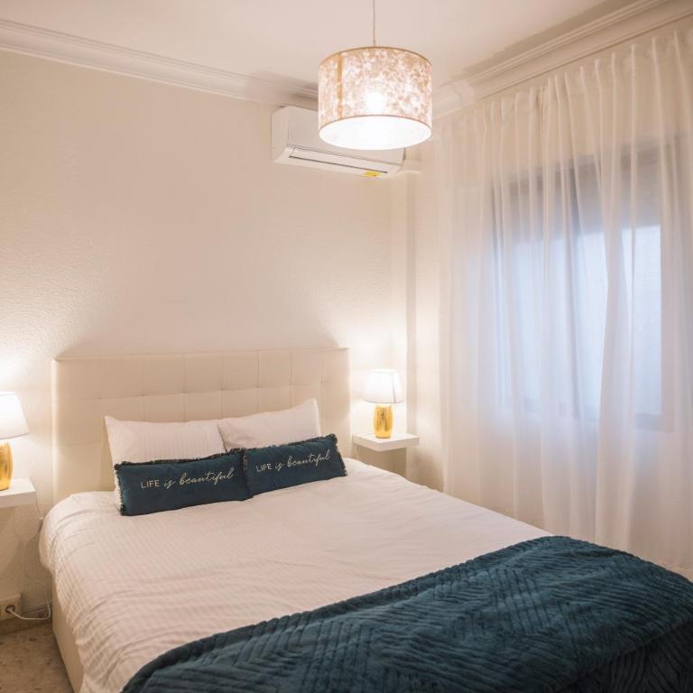 Apartamento Plaza de la Laguna by Dulce - Two-Bedroom Apartment - 9