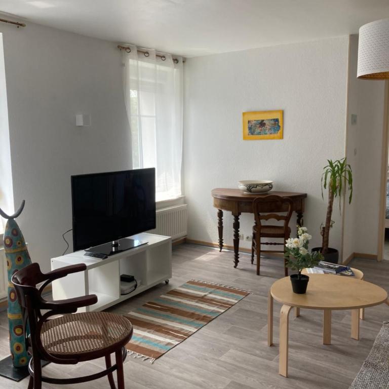 SAMBA appartement de charme 5 pers, arrière cour, patio - One-Bedroom Apartment - 2