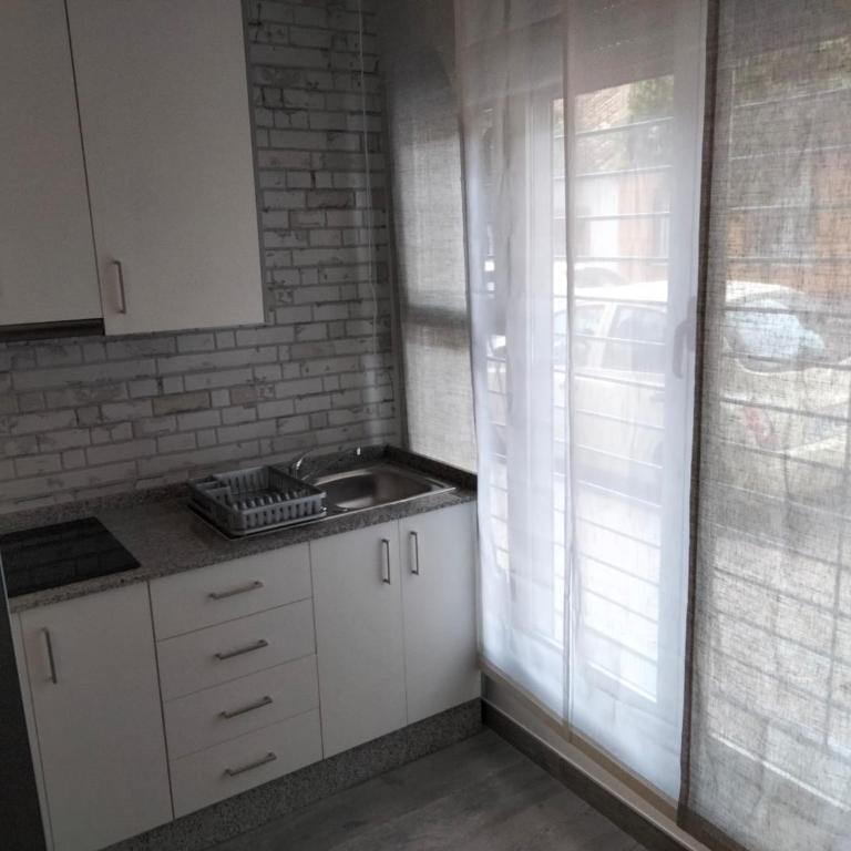Loft La Calahorra con posibilidad de aparcamiento Pregunta por el PACK MÁS AMOR - Apartamento de 1 dormitorio - 25