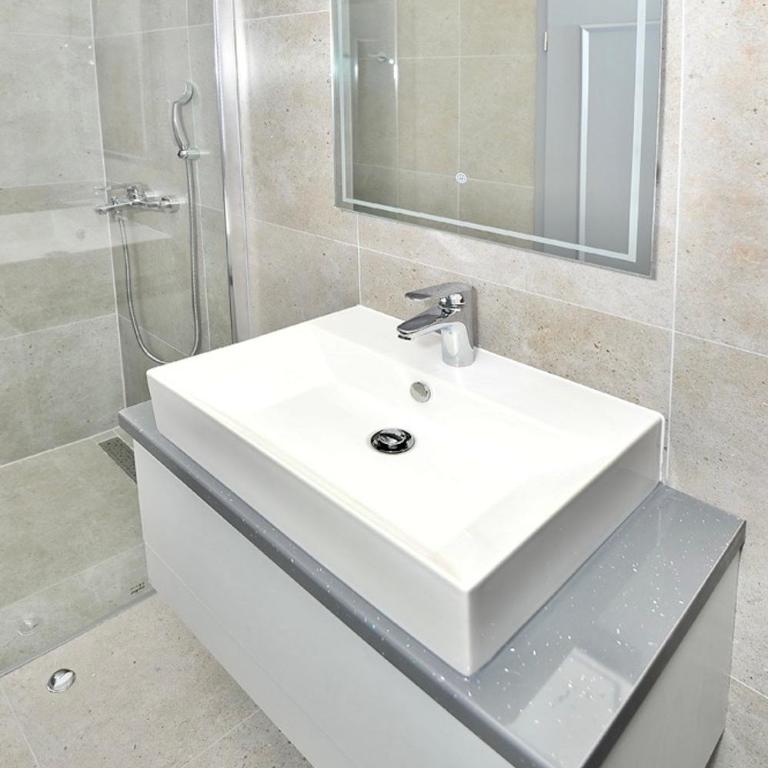 Rondo Premium Apartments - One-Bedroom Apartment - 13