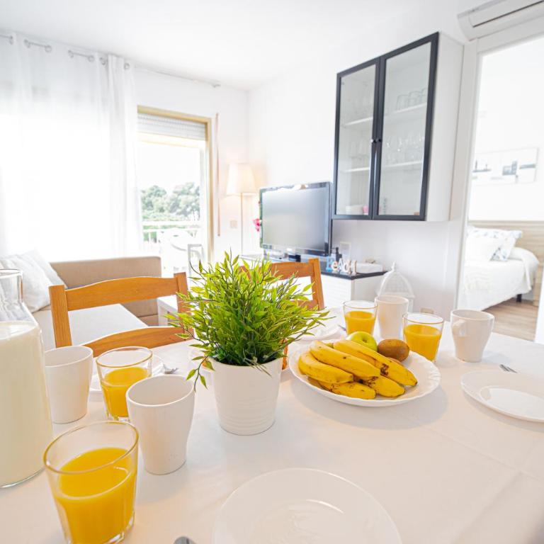 Apartamento Familiar Leomar - Apartamento - 2