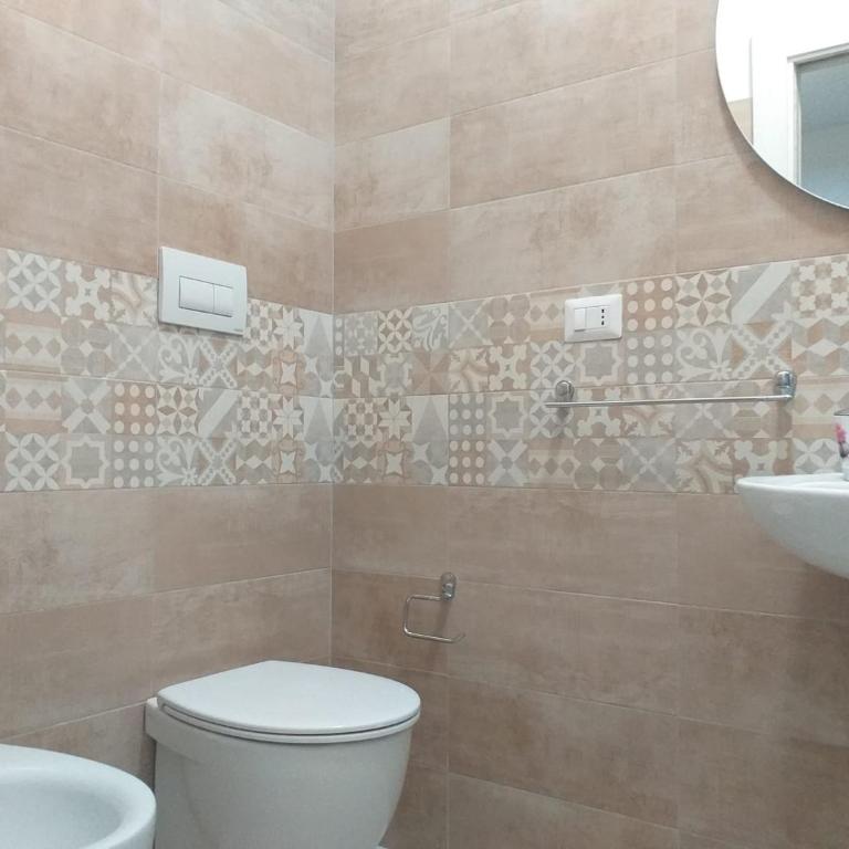 BERNINI Affittacamere - Guest House - Double Room with Private Bathroom - 8