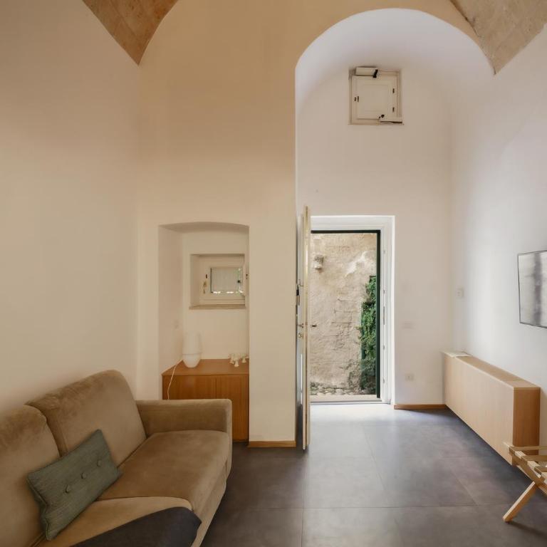 San Giovanni Vecchio - Residenza - Ampia Camera Matrimoniale/Doppia con Letti Singoli - 11