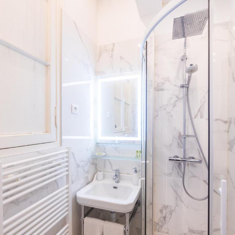 Maison de Lignières - Guest House - Paris quartier Champs-Elysées - Chambre Double Deluxe - 1