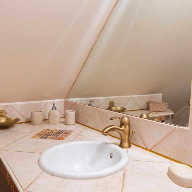 Maison Camilia - One-Bedroom House - 6