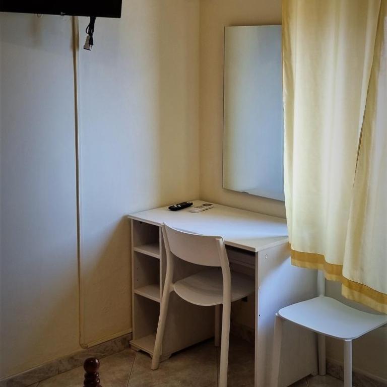 Delle Rose - Camera Familiare con Vista Mare - 3