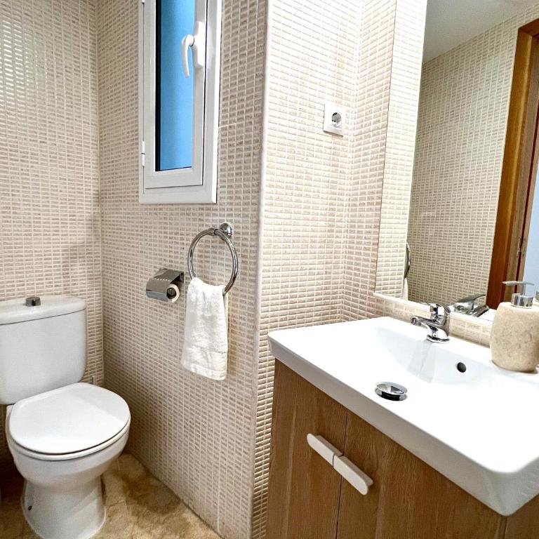 Bonito y confortable apartamento en Cambrils - Two-Bedroom Apartment - 13