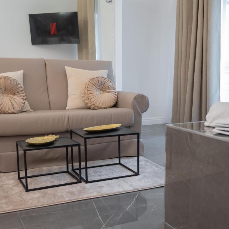 NM Luxury Suites - Camera King con Vasca Idromassaggio - 17