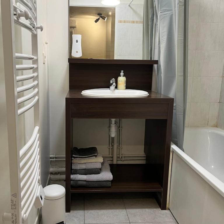 Cosy Appart Disney-Paris / RER Val d’Europe à 150m - Apartment mit 2 Schlafzimmern - 17