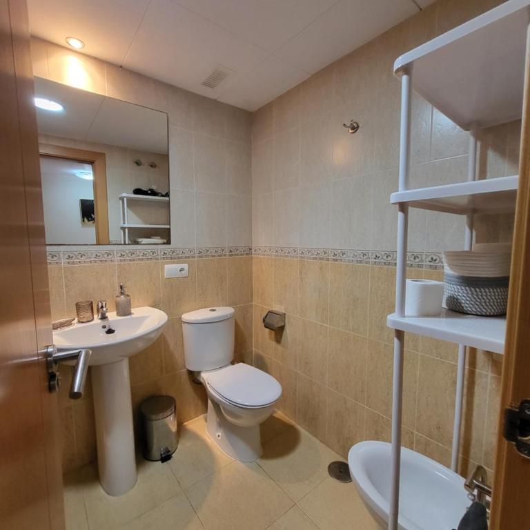 ¡Bajo precioso con salida directa a la piscina comunitaria en Paraíso de Vera! - Apartamento de 2 dormitorios - 64