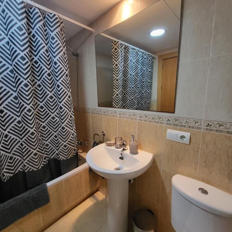 ¡Bajo precioso con salida directa a la piscina comunitaria en Paraíso de Vera! - Apartamento de 2 dormitorios - 32