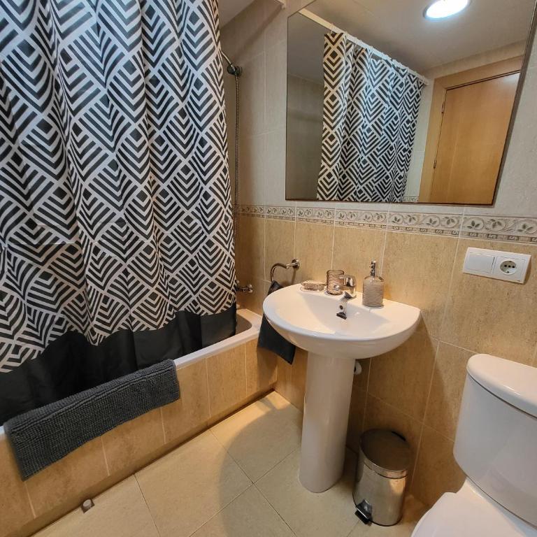 ¡Bajo precioso con salida directa a la piscina comunitaria en Paraíso de Vera! - Apartamento de 2 dormitorios - 53