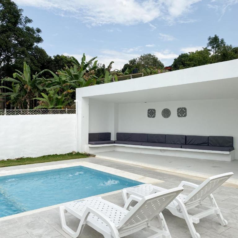 CASA MONTEBELLO CON PISCINA PRIVADA EN LA MESA - Casa de 4 dormitorios - 28
