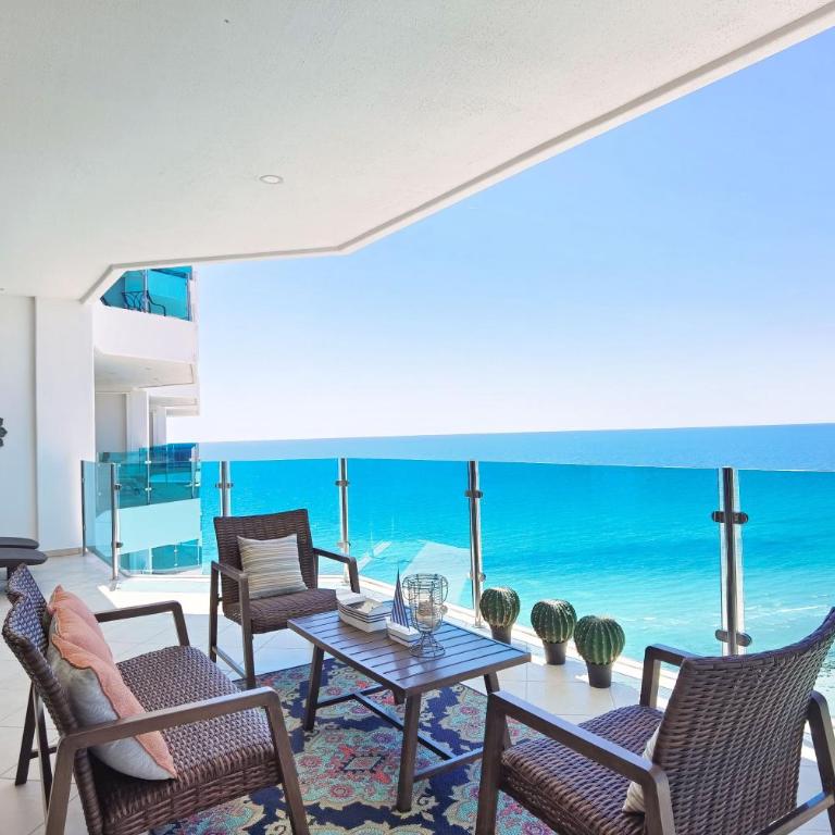 Esmeralda Beach Resort - Three-Bedroom Apartment - 2