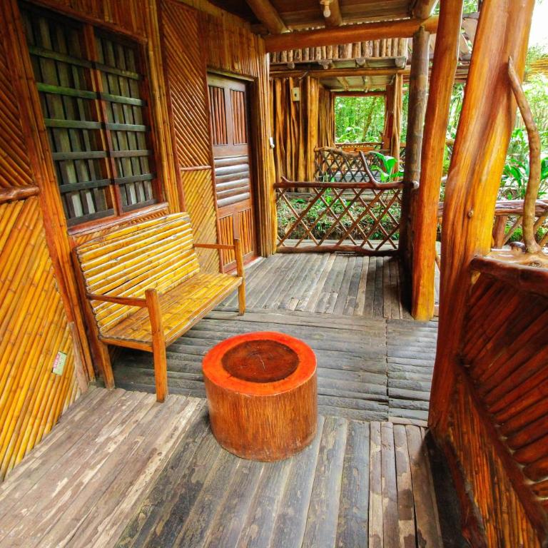 Hosteria Flor de Canela - Habitación Cuádruple con ducha - 3