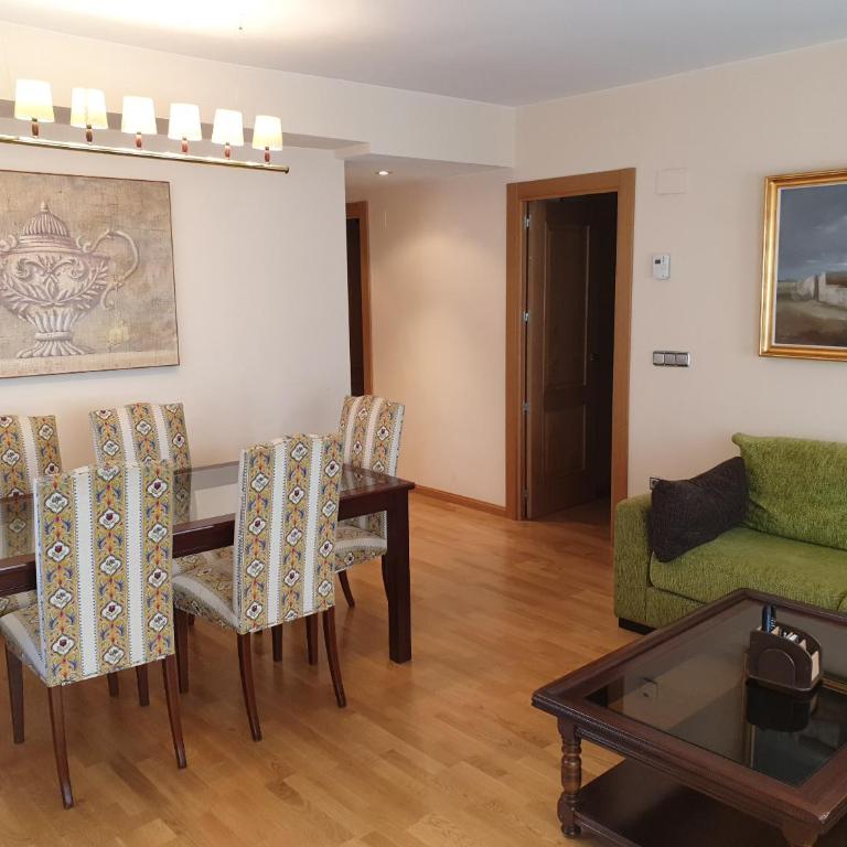 Quintanar Jaca - Three-Bedroom Apartment - 12