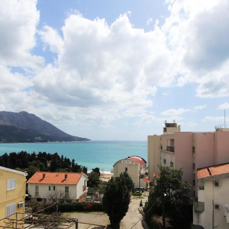 Sea view apartment in Becici - One-Bedroom Apartment - 1