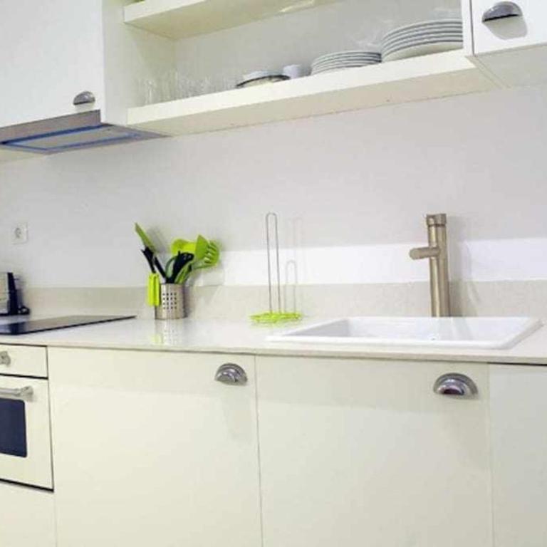 Calm Modern Apartment - Two-Bedroom Apartment - 3