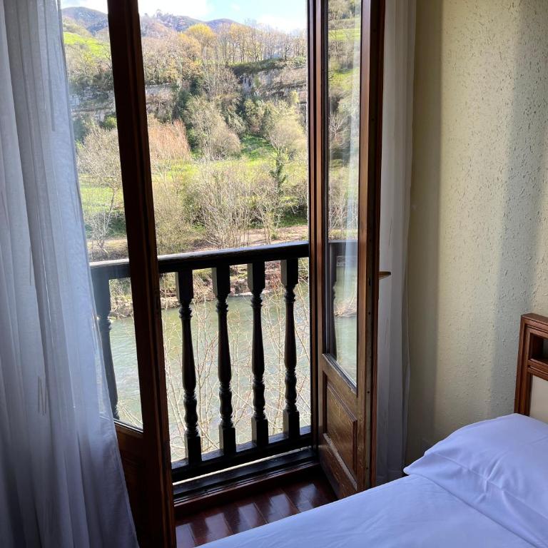 Hotel Capitán - Habitación Doble con vistas al río - 2 camas - 2