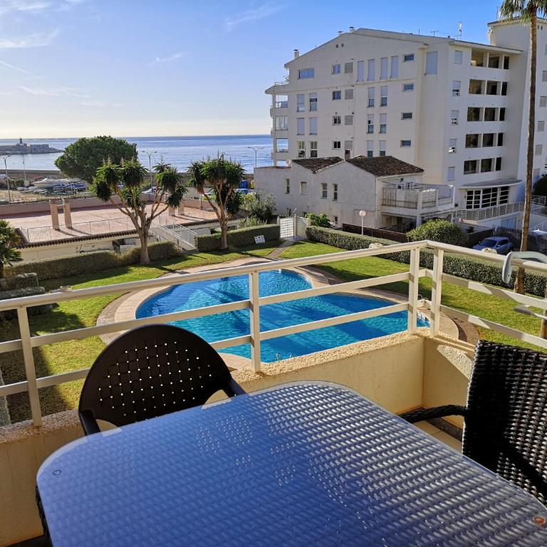 Acogedor apartamento frente al mar con piscina - Apartamento de 2 dormitorios - 1