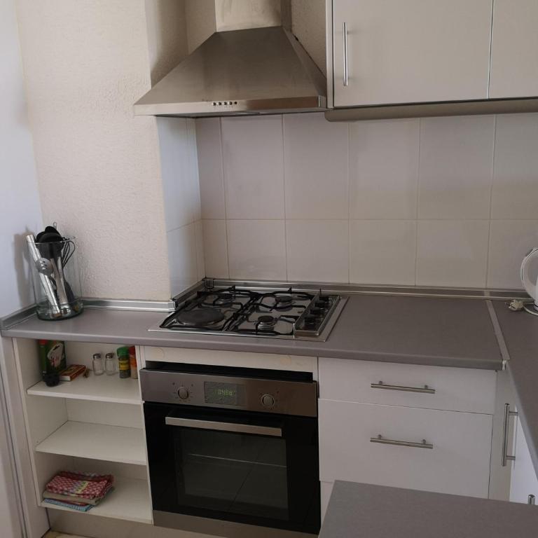 Acogedor apartamento frente al mar con piscina - Apartamento de 2 dormitorios - 13