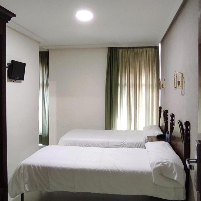 Emperatriz II - Habitación Doble - 2 camas - 3